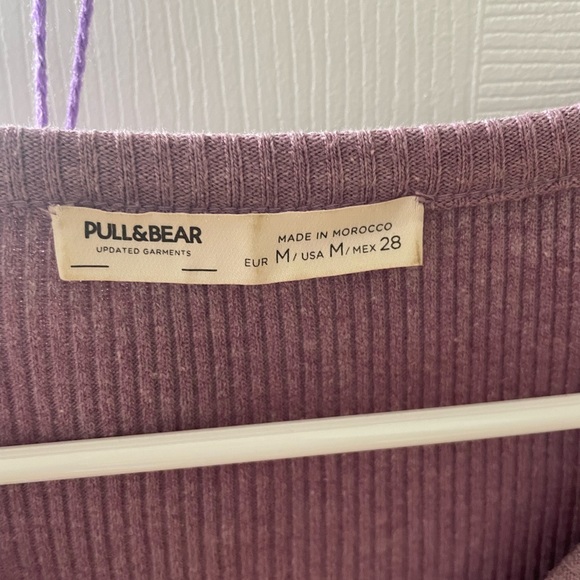 $25 Pull&Bear long sleeve top size Medium - Picture 3 of 5